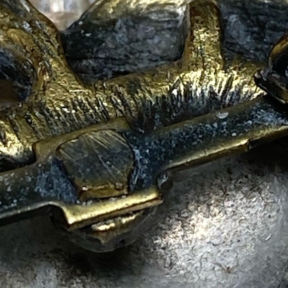 Vintage Yellow Apple Enamel Brooch Pin Anyique Gold Tone Leaves Estate - Picture 8 of 8